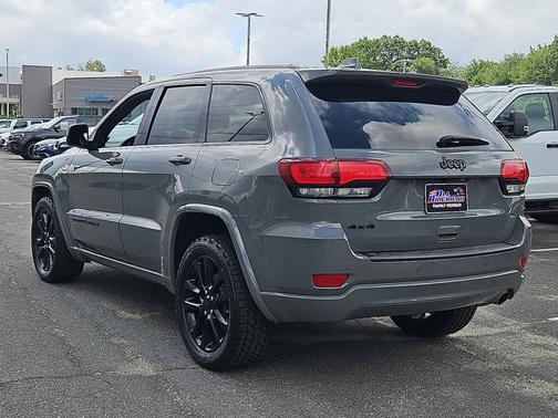 2021 Jeep Grand Cherokee LAREDO