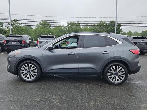 2022 Ford Escape TITANIUM