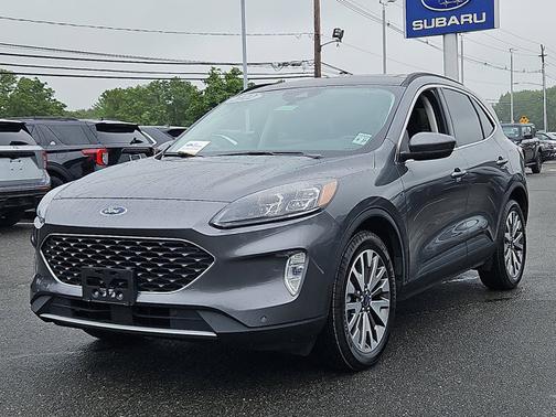 2022 Ford Escape TITANIUM