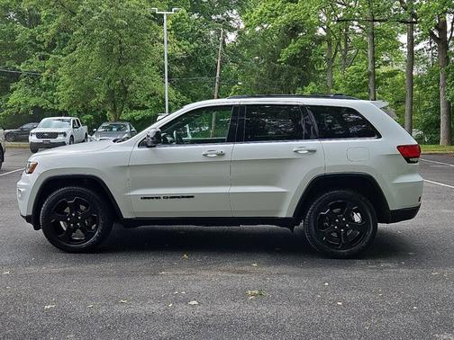 2019 Jeep Grand Cherokee LAREDO