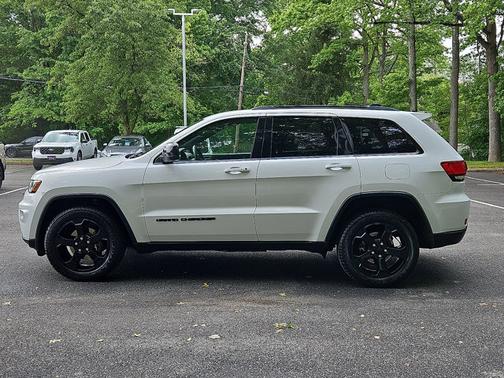 2019 Jeep Grand Cherokee LAREDO
