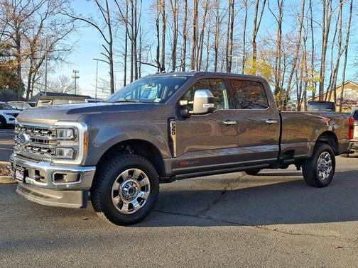 2023 Ford F-350 LARIAT SUPER DUTY