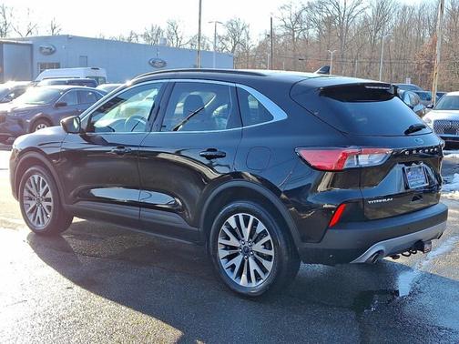 2022 Ford Escape TITANIUM