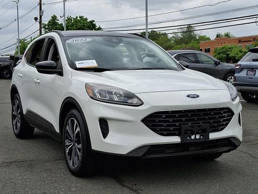 STAR WHITE METALLIC TRI-COA 2022 Ford Escape SE