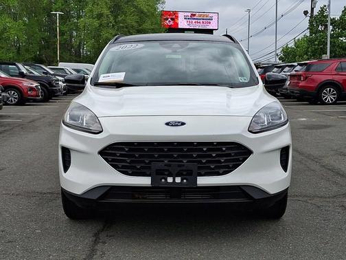 STAR WHITE METALLIC TRI-COA 2022 Ford Escape SE