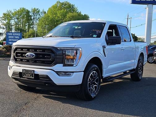 OXFORD WHITE 2022 Ford F-150 XLT