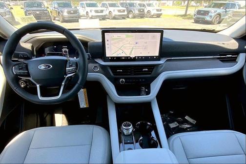 Star White Metallic Tri-Coat 2026 Ford Explorer Platinum