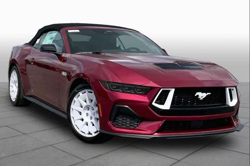 Molten Magenta Metallic Tinted Clearcoat 2026 Ford Mustang GT Premium