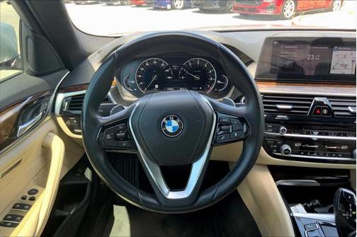 2018 BMW 530 530i