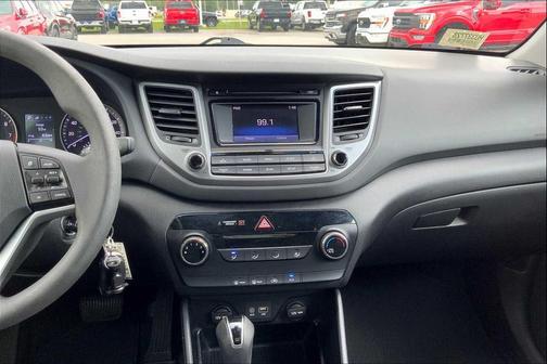 2017 Hyundai TUCSON SE