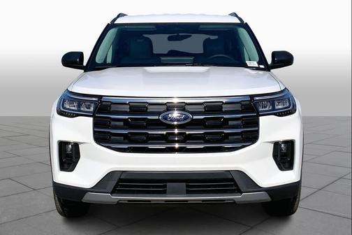 Star White Metallic Tri-Coat 2026 Ford Explorer Active w/200A Pkg