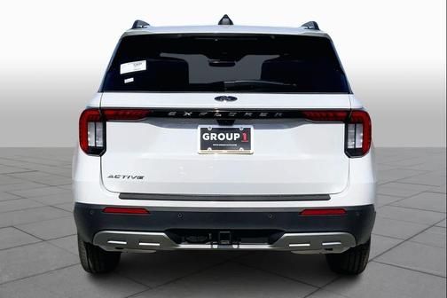 Star White Metallic Tri-Coat 2026 Ford Explorer Active w/200A Pkg