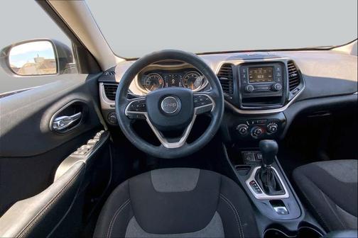 Brilliant Black Crystal Pearlcoat 2016 Jeep Cherokee Sport