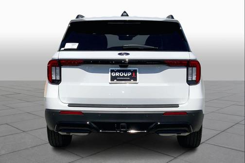 Star White Metallic Tri-Coat 2026 Ford Explorer ST-Line