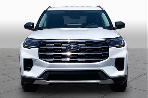 Star White Metallic Tri-Coat 2026 Ford Explorer Active