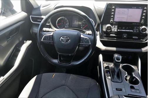 Magnetic Gray Metallic 2020 Toyota Highlander LE