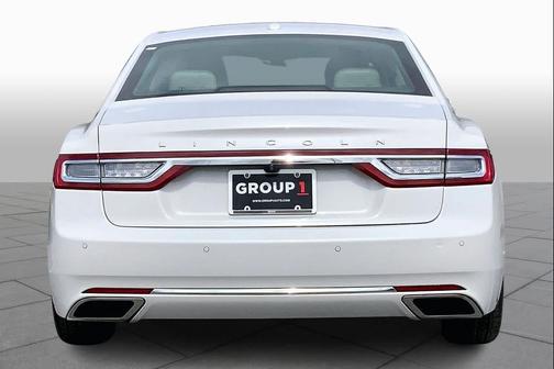 2017 Lincoln Continental Premiere