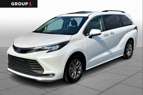 2024 Toyota Sienna XLE