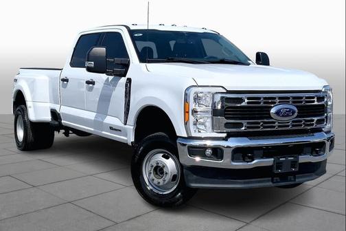 Oxford White 2023 Ford F-350 XLT