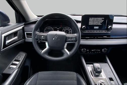 Cosmic Blue Metallic 2024 Mitsubishi Outlander SE