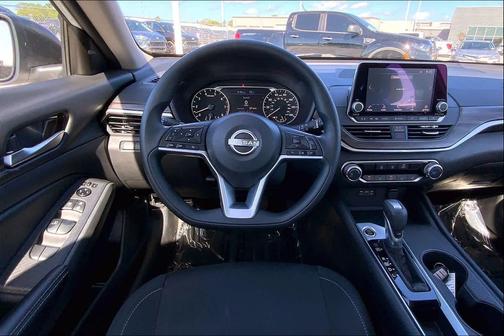 Glacier White 2025 Nissan Altima SV FWD