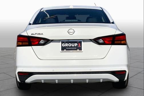 Glacier White 2025 Nissan Altima SV FWD