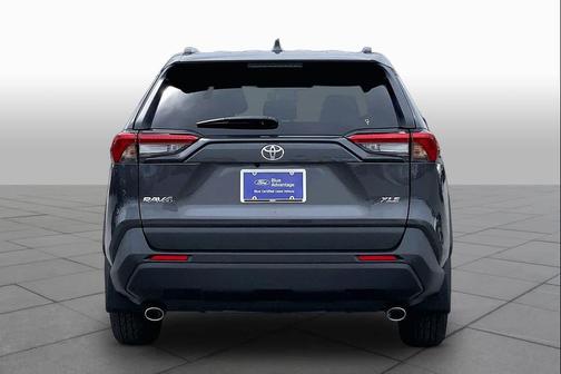 Magnetic Gray Metallic 2025 Toyota RAV4 XLE