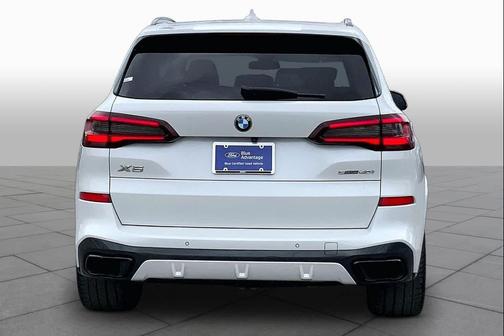 Mineral White Metallic 2022 BMW X5 sDrive40i