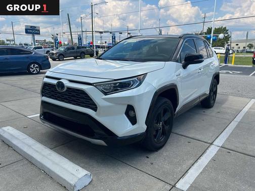 2021 Toyota RAV4 Hybrid SE