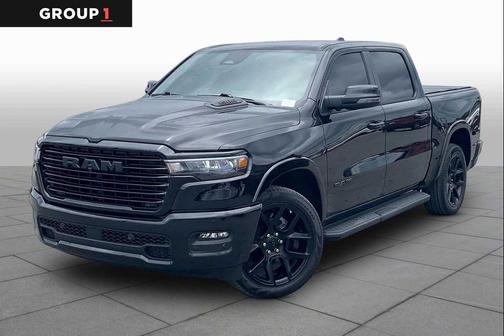 Diamond Black Crystal Pearlcoat 2026 RAM 1500 Laramie