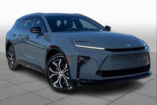 2025 Toyota Crown Signia XLE