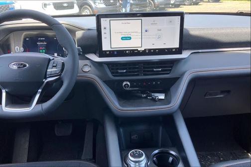 Agate Black Metallic 2026 Ford Explorer Tremor