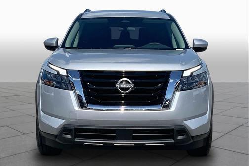 Brilliant Silver Metallic 2025 Nissan Pathfinder SV 4WD