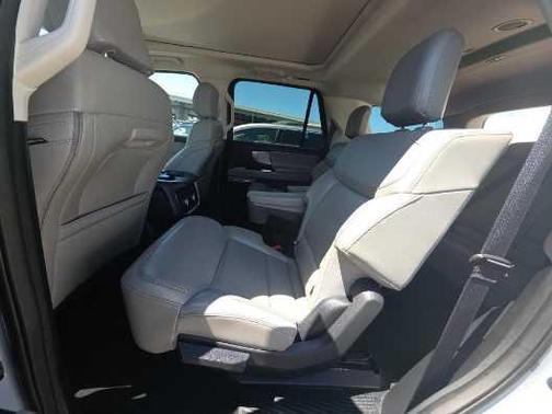 Glacier Gray Metallic TriCoat 2025 Ford Expedition Active