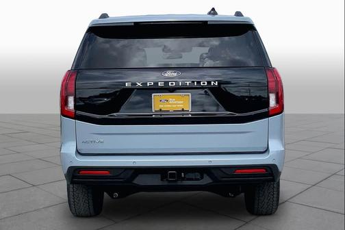 Glacier Gray Metallic TriCoat 2025 Ford Expedition Active