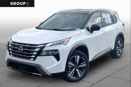 Everest White Pearl/Super Black 2024 Nissan Rogue SL
