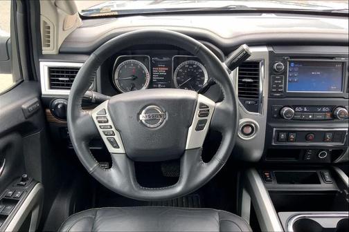 2017 Nissan Titan SL