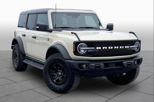 Desert Sand 2025 Ford Bronco Badlands
