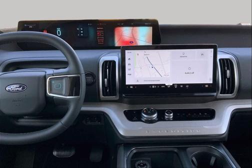 Oxford White 2025 Ford Expedition Active