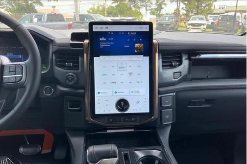 2025 Ford F-150 Lightning LARIAT