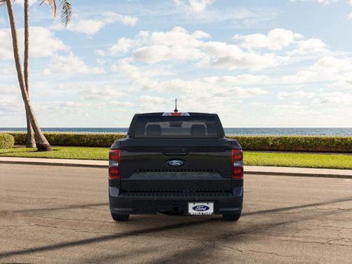 Shadow Black 2026 Ford Maverick Lobo Standard