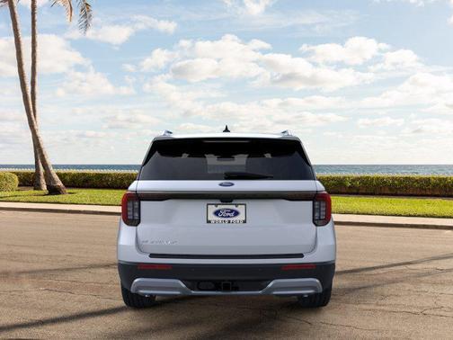 Space White Metallic 2026 Ford Explorer Platinum