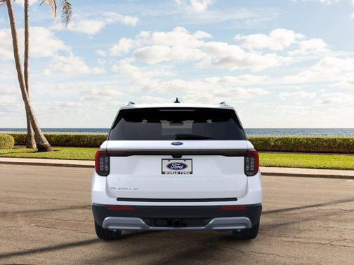 Star White Metallic Tri-Coat 2026 Ford Explorer Platinum