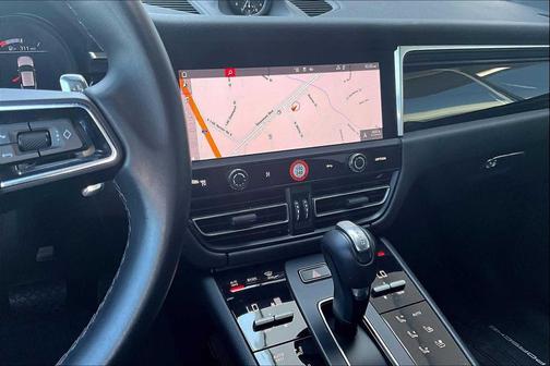 2023 Porsche Macan T