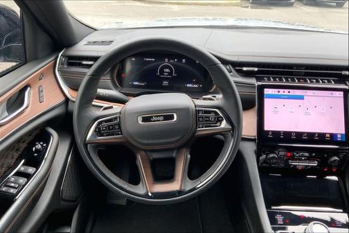 2025 Jeep Grand Cherokee Summit