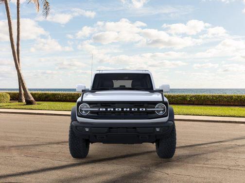 Oxford White 2026 Ford Bronco Outer Banks