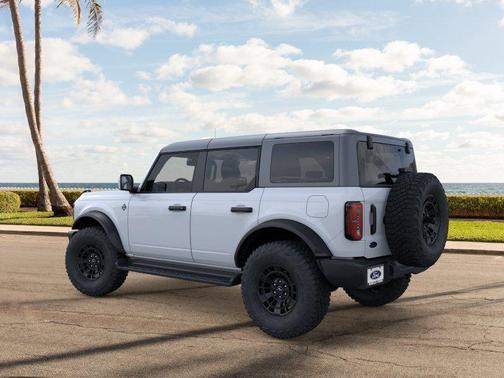 Oxford White 2026 Ford Bronco Outer Banks
