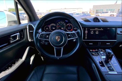 Carrara White Metallic 2019 Porsche Cayenne Cayenne