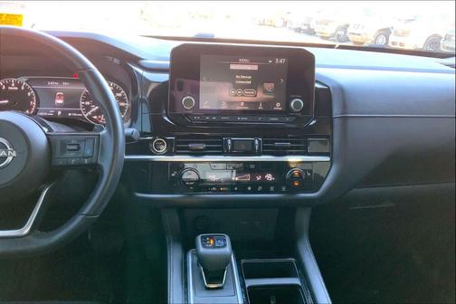 2022 Nissan Pathfinder SV 4WD