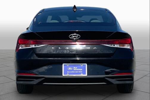 Phantom Black 2022 Hyundai ELANTRA SEL